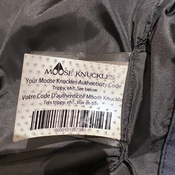 Moose Knuckles- Super warm, contemporary and sleek. - Picture 7 of 9